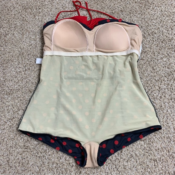 Bettie Page polka dot retro swimsuit - Picture 7 of 11